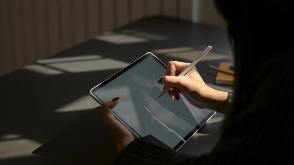 新型iPad Airが描く「生成AIの世界」